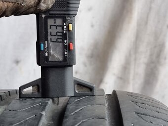 Letní Pirelli 101V 255 40 20 XL (Seal Inside) - 5