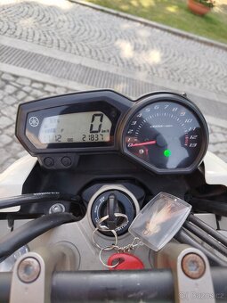 Yamaha XJ6 - 5