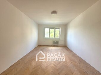 Pronájem prostorného bytu 3+1, 72 m2 v Olomouci, ulice Dělni - 5