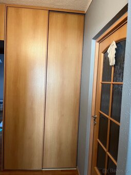 Vestavěná skříň a odkládací stěna - 5