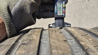 Letní pneu 235/45/17 Good Year - 5