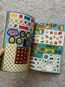 LEGO kniha samolepek, přes 1000ks - emoticon - 5