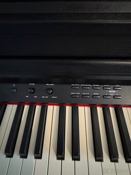 PRODÁM DIGITÁLNÍ PIANO - 5