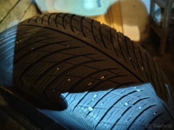Prodám 4x zimní 255/45/20 MICHELIN - 5
