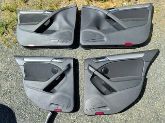 Tapeci, loketka, nářadí Golf VI - 5