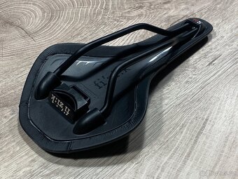 Sedlo Fizik antares R5 - 5