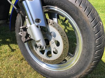 Suzuki VZ800 Marauder, krásné chromy - 5