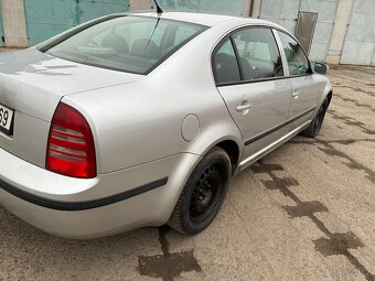 Škoda Superb 1 - 5