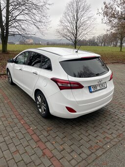HYUNDAI i30 1.6 crdi 81kw STYLE - 5