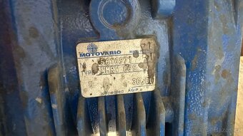 Elektromotor se šnekovým převodem - 5