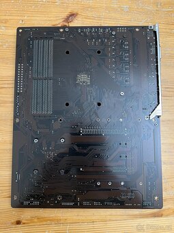 GIGABYTE B550 GAMING X V2 Socket AM4 ,funkční,Záruka - 5