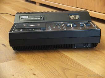 Eumig Metropolitan CCD Stereo kazetový magnetofon (1977) - 5