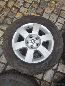 Prodám orig alu 15 škoda Octavia 2 5x112 ET 47 zimní pneu - 5