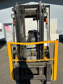 Vzv Nissan Tcm rok 2004 - 5