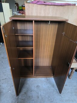 Bytový nábytek, skříně, stoly, komody , doplňky - 5