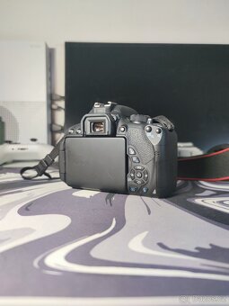 Canon EOS 700D + 2 objektivy + příslušenství - 5