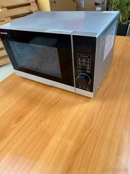 Mikrovlnná trouba Sharp 700Ws funkcí grilu - 5