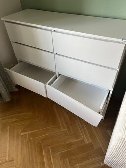 Velká bílá komoda - 5