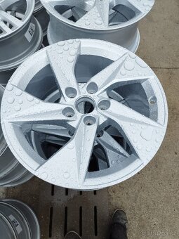 Nová Alu kola Original Audi A3 8Y r17 8Y0601025A - 5