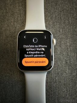 Apple Watch SE 2022 (44mm) stříbrné - 5