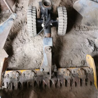 Malotraktor Terra vari s příslušenstvím - 5
