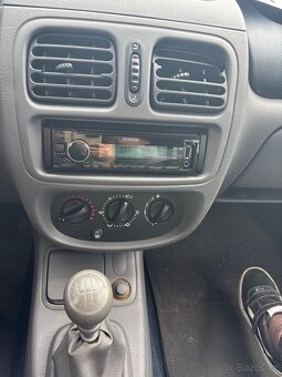 Clio II servisní knížka, první majitel - 5