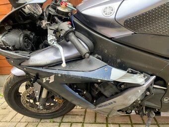 Yamaha YZF R1 - 5