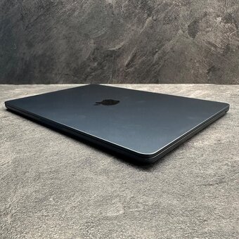 MacBook Air (8GB | M2 | 256gb | 13,6") + obal - 5