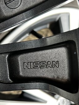 Nissan X-Trail , 225/60/18 - 5