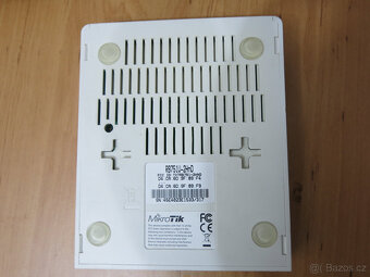 prodám WiFi router Mikrotik RB751U-2HnD s USB ext. ant. - 5