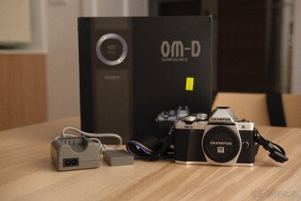 Olympus O-MD E-M10 II tělo - 5