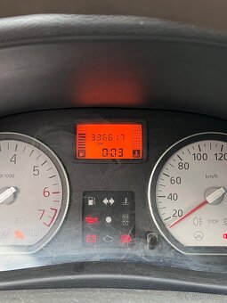 Dacia Logan 1.6i MCV - 5