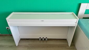 Digitální piano Yamaha YDP-S54WH s židličkou Stagg - 5