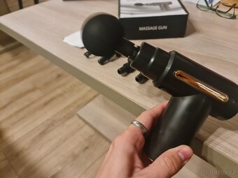 Masážní pistole pro svaly a stuhlost + nástavce - 5