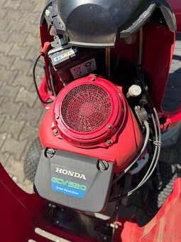 Zahradni trakto v-Twin 2315 Honda - 5