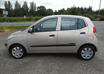 Hyundai i10 1,1 i 49 kW KLIMA Serviska benzín - 5