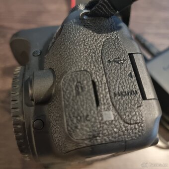 Canon EOS 77D - 5