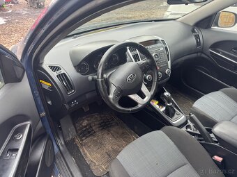Kia ceed 1.6 crdi 85kw 2011 - 5