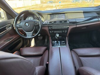 BMW 750Li V8 4.4 - 5