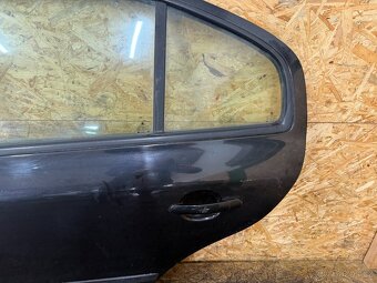 NASTROJENÉ LEVÉ ZADNÍ DVEŘE ŠKODA OCTAVIA 1 SEDAN - 5