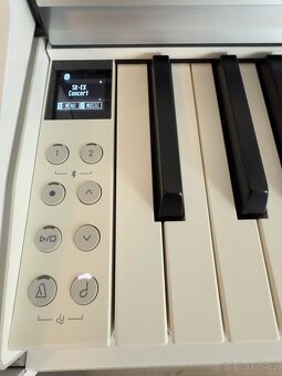 Kawai CN201 Premium Satin White + židle - 5