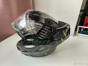 Plechové disky a přilbu na motorku - 5