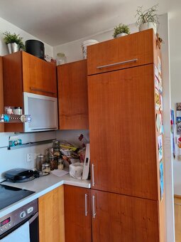 Kuchyně v provedení třešňového dřeva - 5