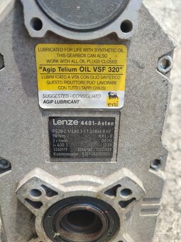 Elektromotor s převodovkou. 2ot./min. 220V. - 5