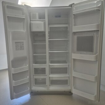 Americká lednice LG - 5