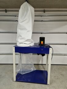 Stroj na odsávání třísek a pilin. - 5