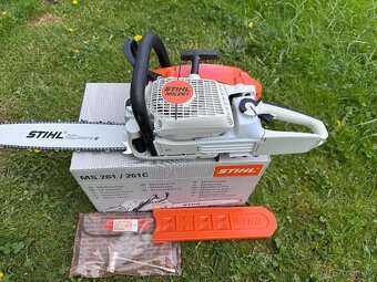 Nová benzínová motorová pila STIHL MS261 - 5