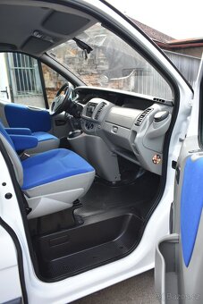 HEZKÝ OPEL VIVARO 2.5 CDTI -- WESTFALIA -- WEBASTO -- SPANÍ - 5