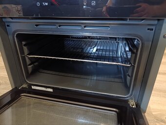 Vestavná trouba Beko BCW 14500 BG
- 5