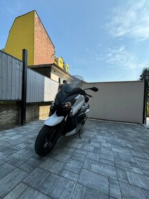 Yamaha 250 skútr Xmax - 5